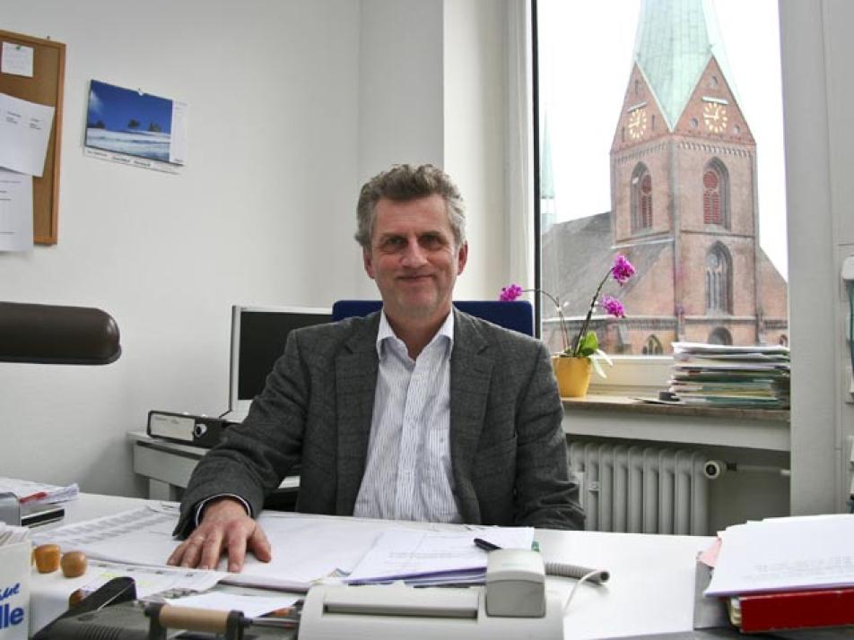 Sympathisch, kompetent und routiniert: Schuldnerberater Hardy Bickel 