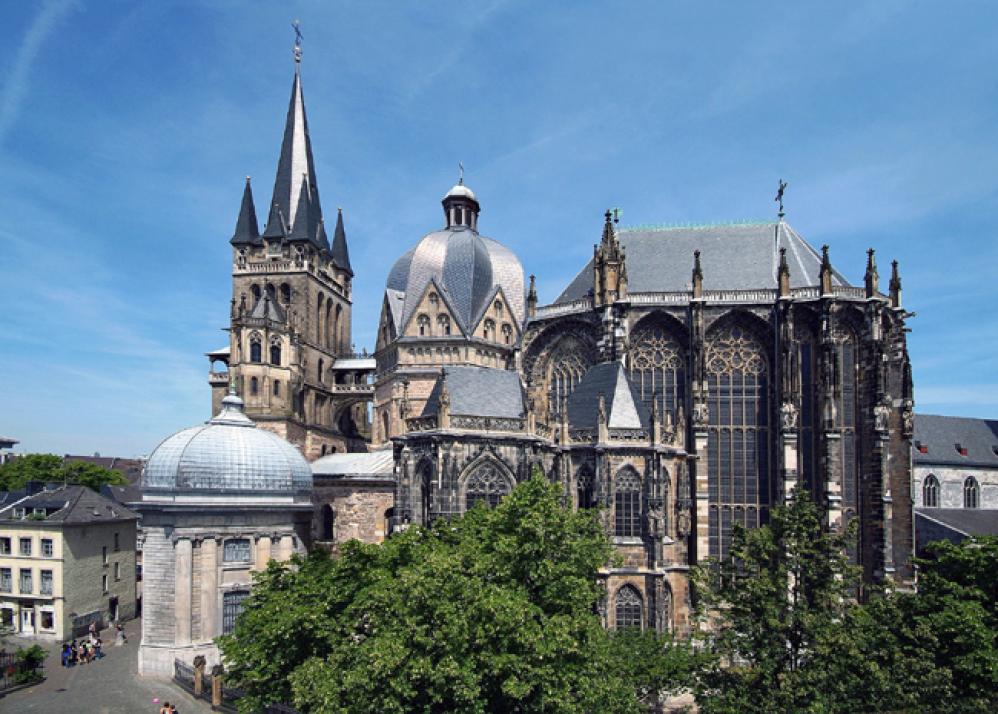 Historisch: der Aachener Dom, Foto: aachen tourist service e.v.