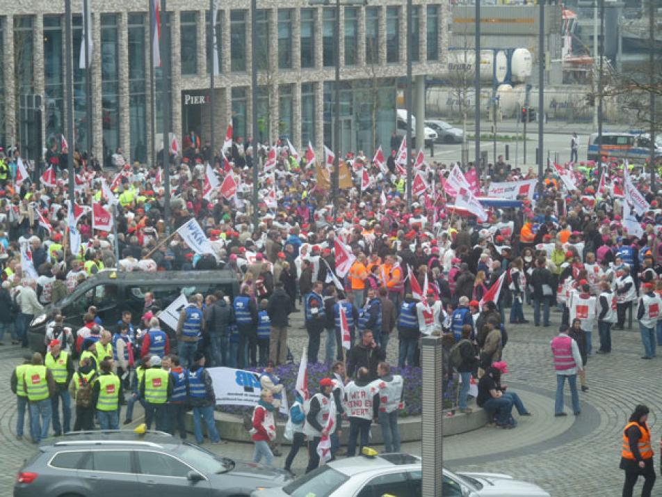 12.000 Beschäftigte bei Warnstreik