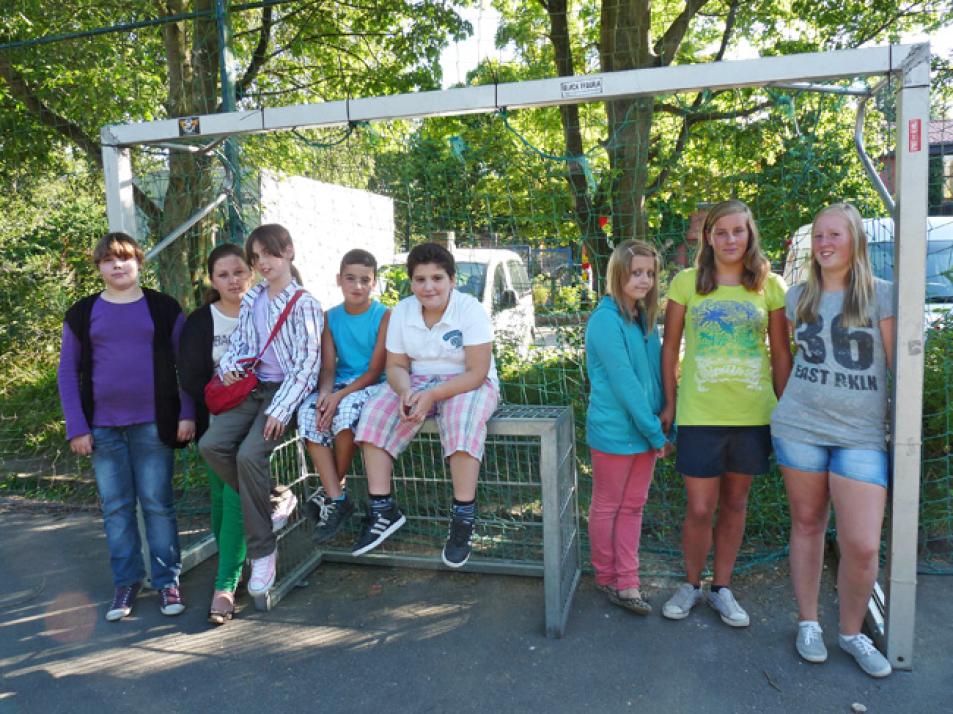 Freuen sich schon auf ihren nächsten Ausflug: Merve, Charlotte, Christin, Sefa, Ozan, Olivia, Miriam und Lea (v. li.)