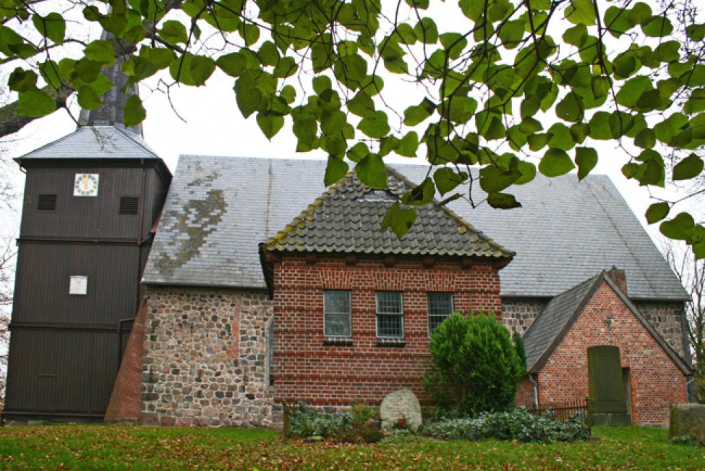 Die Maria-Magdalenen-Kirche im Dorfkern