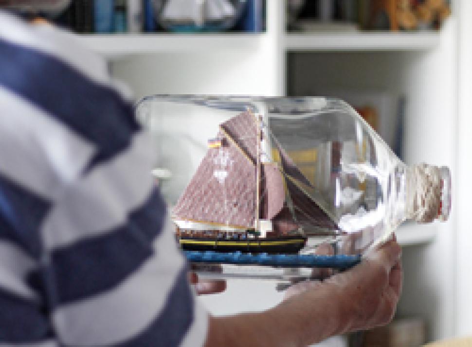 Wie kommt das Schiff in die Flasche? 