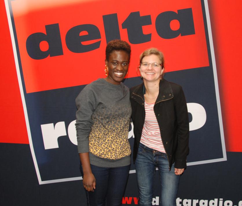 Ivy Quainoo mit Redakteurin Christina Kreyenberg