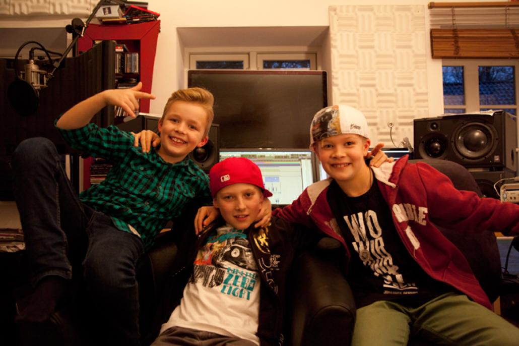 Lenny, Carlos und Indy (v.li.) im Tonstudio