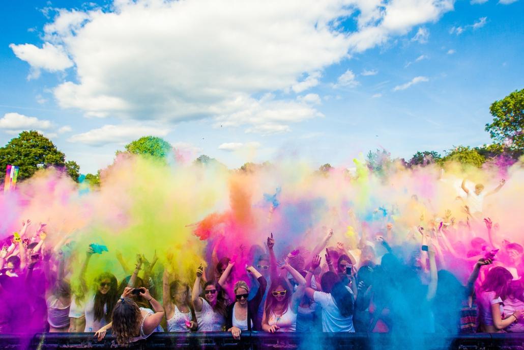 Jetzt wird’s bunt: HOLI GAUDY Festival in Kiel