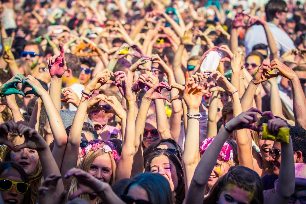 Jetzt wird’s bunt: HOLI GAUDY Festival in Kiel