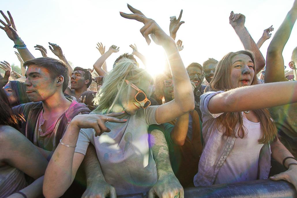 Jetzt wird’s bunt: HOLI GAUDY Festival in Kiel