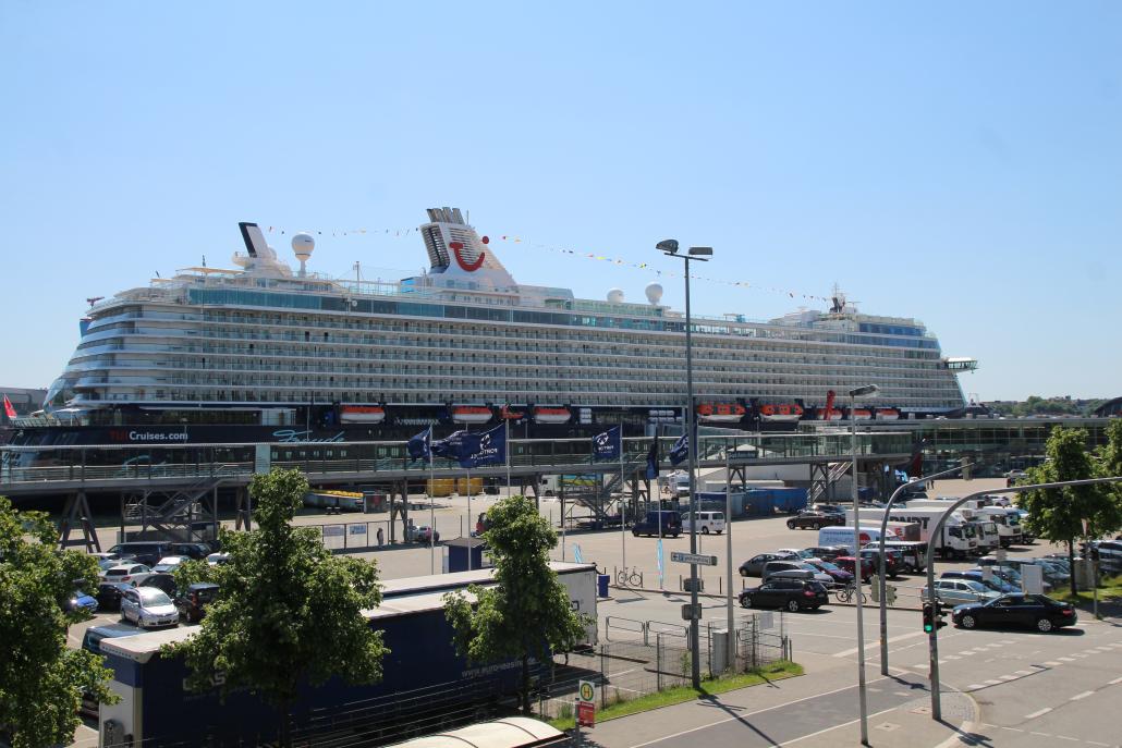 „Mein Schiff 4“: Großes Tauf-Event am Ostseekai