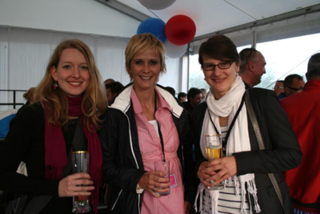 Friederike Opitz, Sandra Goukassian und Jennifer Ots von falkemedia