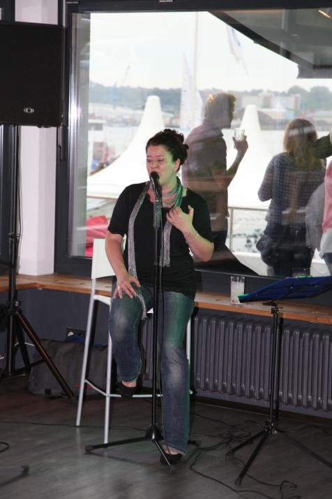 Sängerin und Voice-of-Germany-Teilnehmerin MayaMo