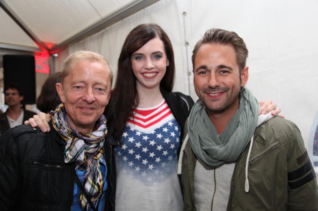 Germany’s Next Top-Model-Gewinnerin Jaqueline und Moderator Dennis Wilms; Foto: Kerstin Pukall