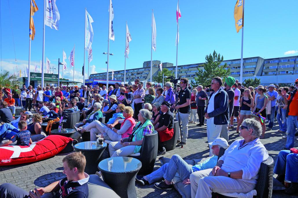 Siegerehrung im Olympiahafen in Schilksee