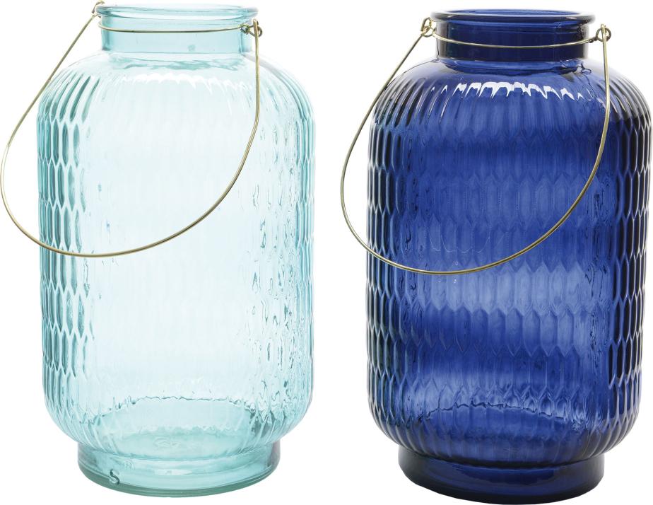 Stimmungsvoll: Windlicht mit Griff, Glas, je 24,95 Euro.