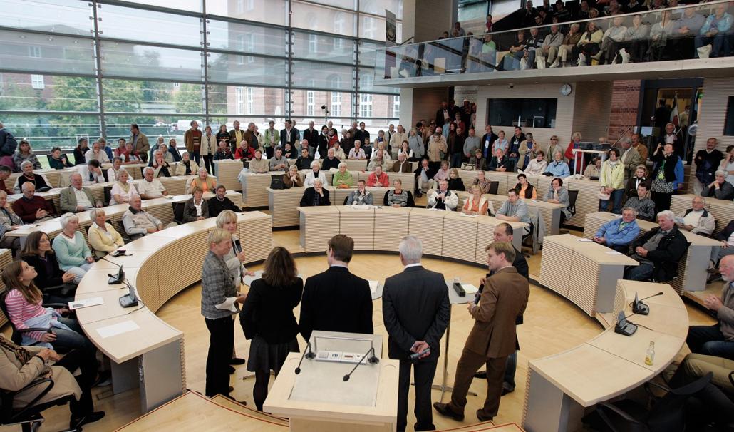 Diskussionsrunde beim Tag der offenen Tür 2008 im Plenarsaal