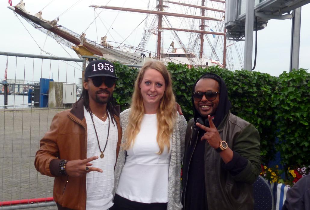 KIELerLEBEN Redakteurin Katharina Prieß mit Madcon aus Norwegen