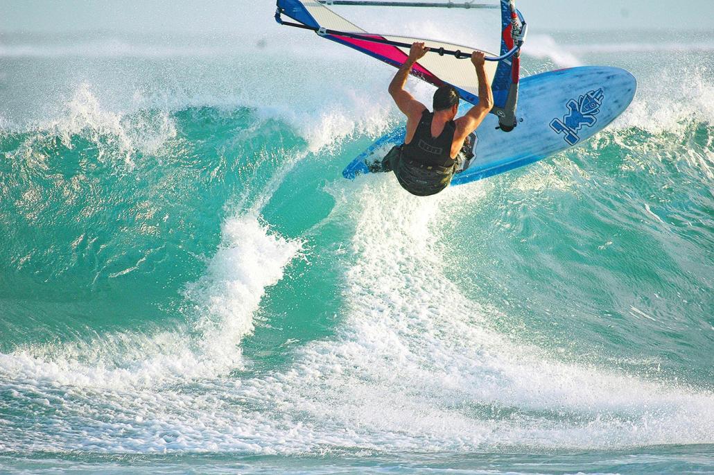 Alexander Lehmann beim Surfen auf Fuerteventura 2014
