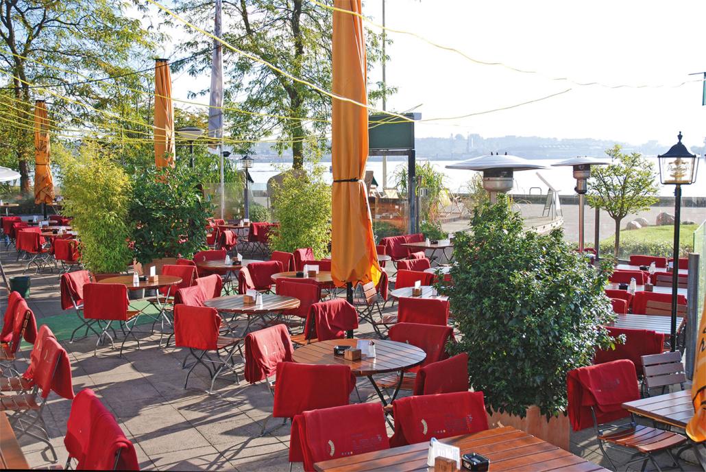 Der gemütliche Biergarten ist ein echter Hingucker