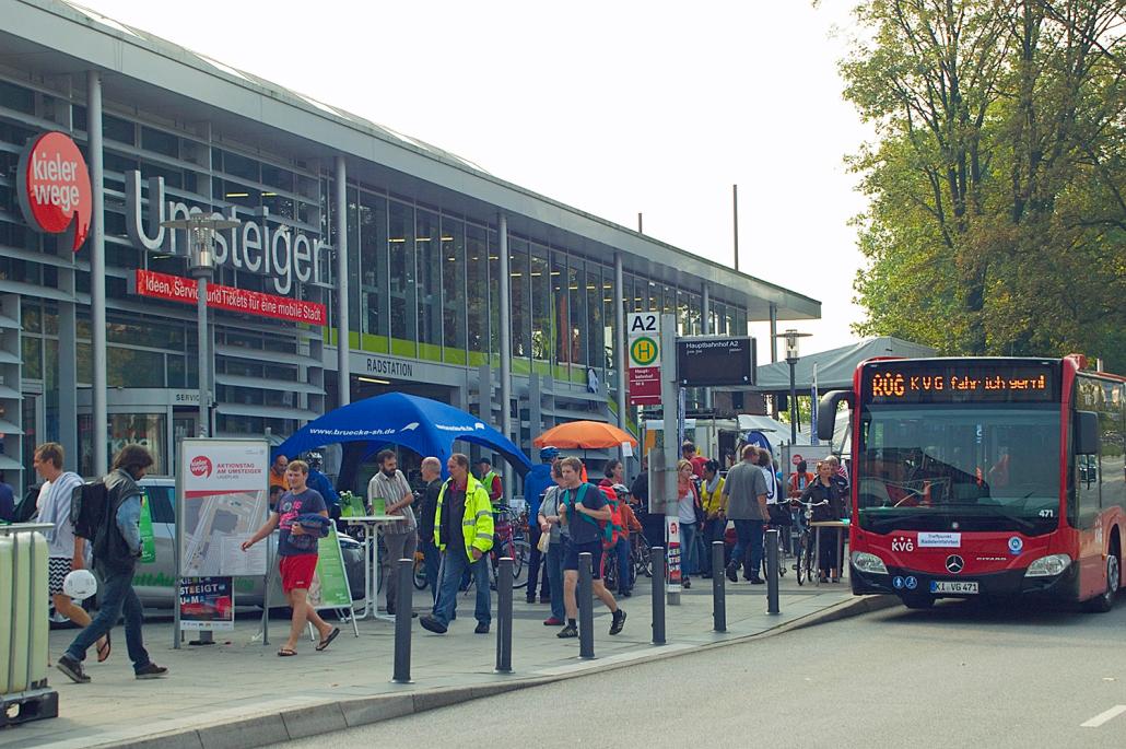 Am Umsteiger, rund um den Kieler Hauptbahnhof, steht am 26. September wieder alles im Zeichen des Nahverkehrs und Radfahren.