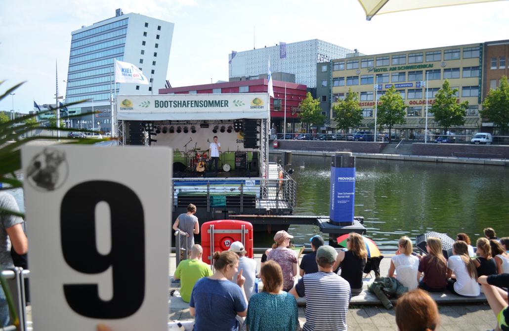 Auch dieses Jahr werden 2.500 Gäste erwartet um sich die Liveübertragung von „Nabucco“ am Bootshafen anzusehen