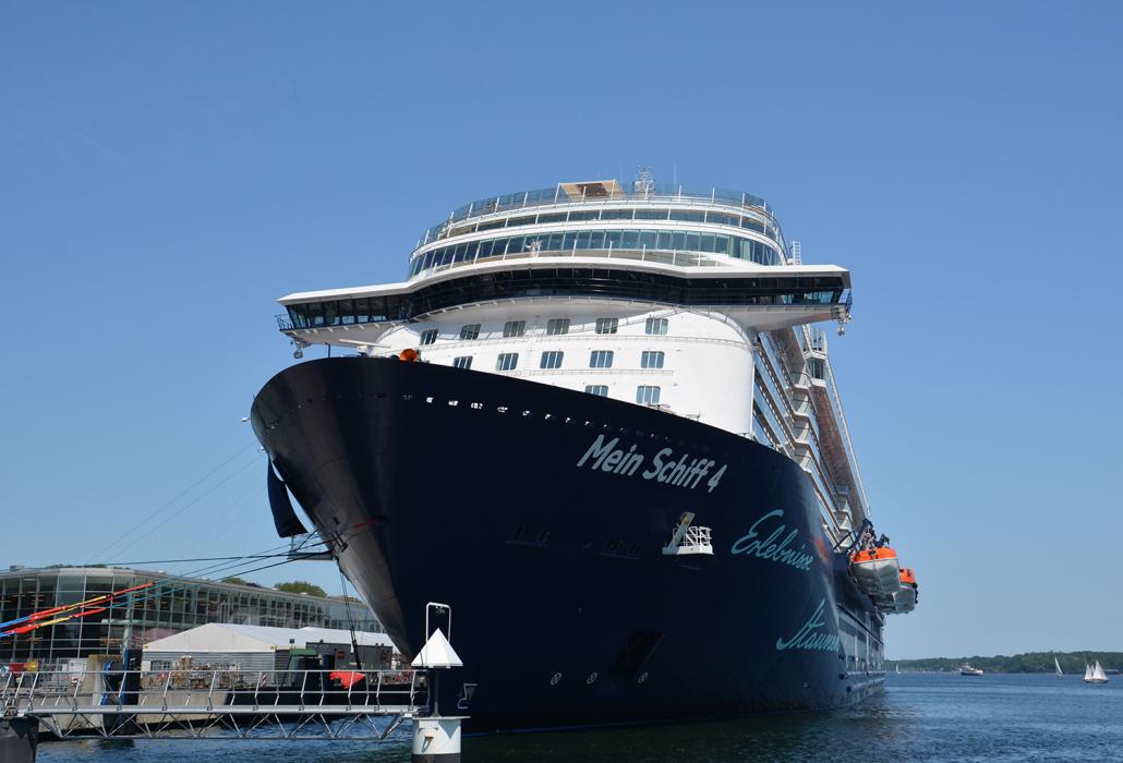 „Mein Schiff 4“ wird als erstes Kreuzfahrtschiff am Samstag in den Kieler Hafen einlaufen