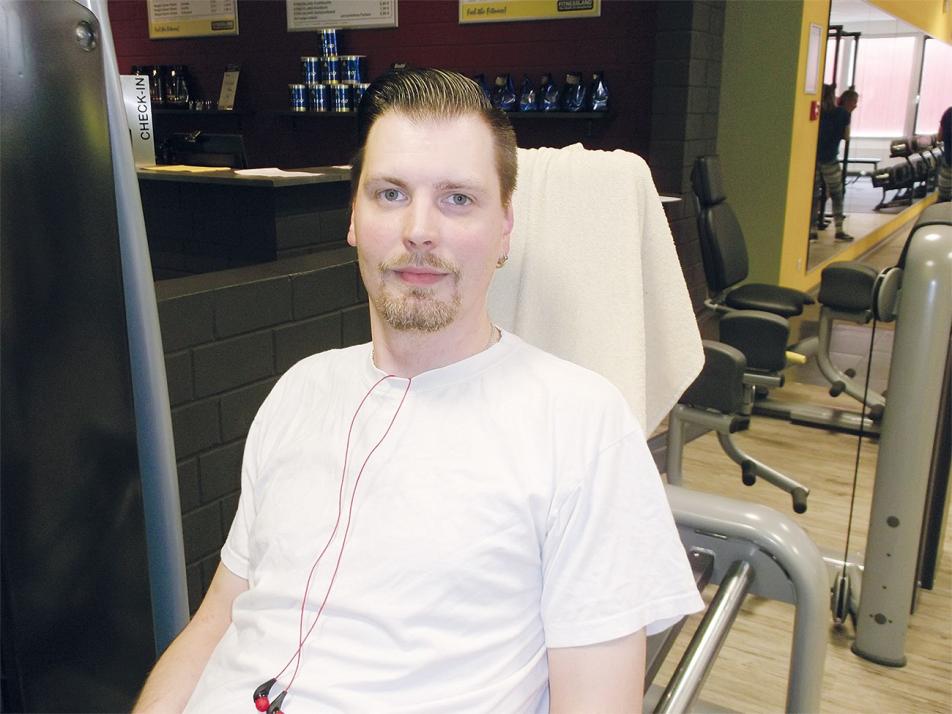 Nicolai Zabel, 35 Jahre, KFZ-Mechaniker: 
„Ich absolviere regelmäßig mein Kraftausdauertraining im FITNESSLAND, um mein Knie zu stabilisieren und bald wieder Laufsport betreiben zu können. Hier ist es leicht, beim Training neue Kontakte zu...