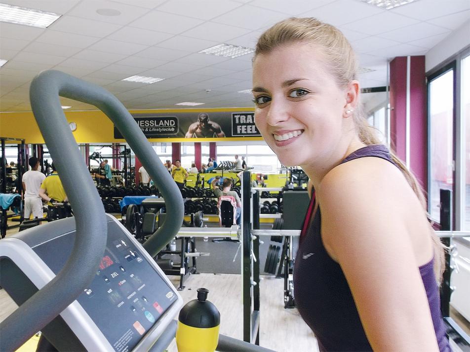 Nathalie El-Kassab, 21 Jahre, Studentin: 
„Mich motiviert die Musik und das gemeinsame Training, deshalb nehme ich total gern an den vielen Kursen wie ‚Bauch intensiv‘ und ‚ZUMBA®‘ teil! Der Sport im FITNESSLAND gibt mir ein gutes...