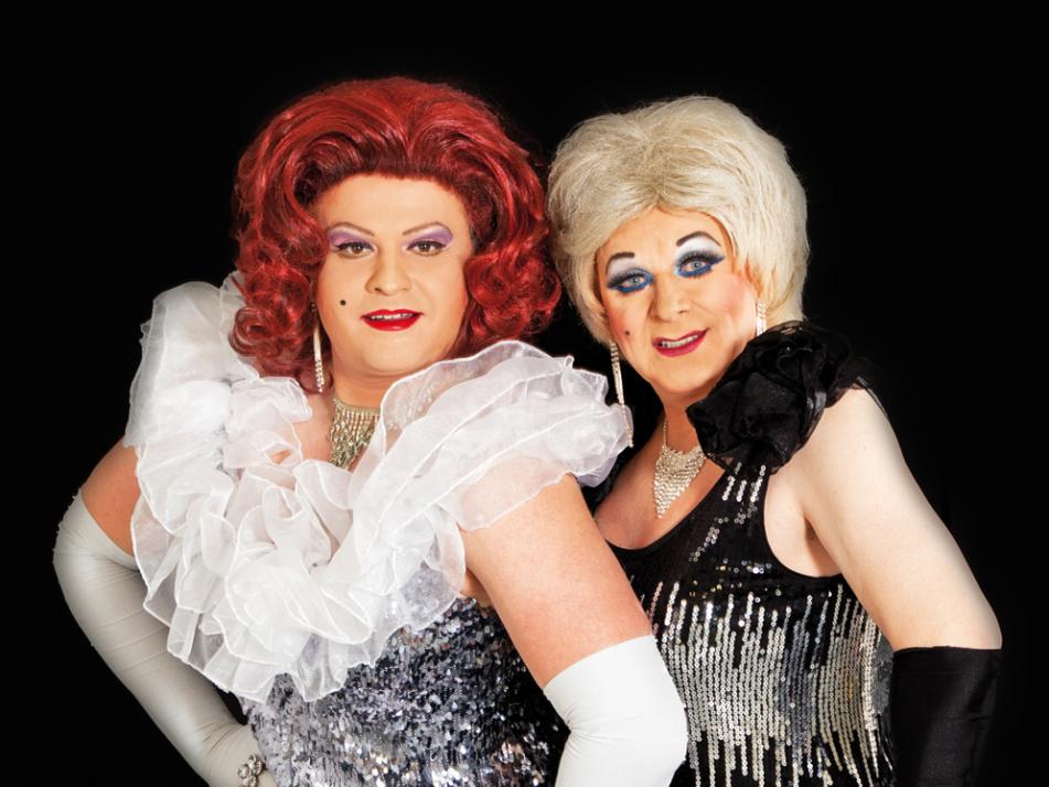 Mit seinem Programm „Durchaus Diva – Die Schöne und das Biest“ unterhält das Duo Priscilla und Miss Gloria Vain sein Publikum in Kronshagen