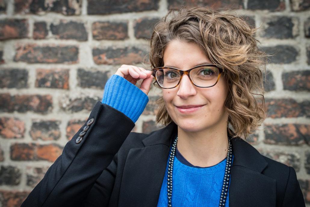 Die Historikerin Alina Tiewes liest am 26. November aus ihren neuen Buch, das sich mit dem Kinder- und Jugendtheater in Kiel beschäftigt