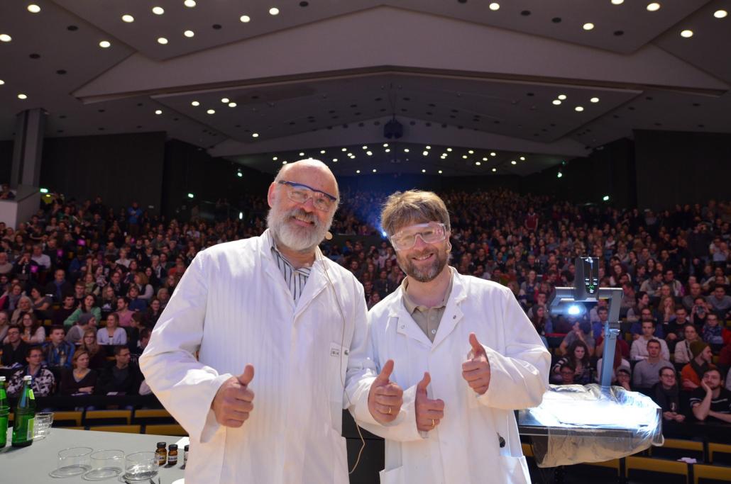 Die Chemie-Professoren Ulrich Lüning und Norbert Stock holten sich mit ihrem Mitternachtsvortrag die Bronzemedaille