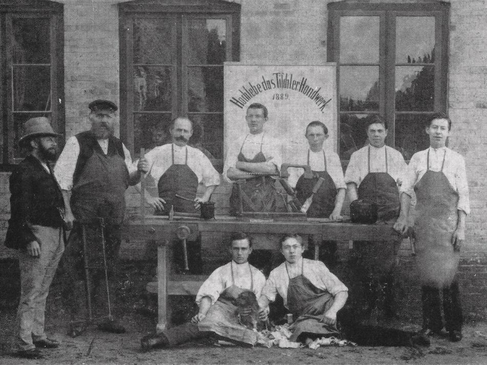 Das Möbel-Brügge Team 1889
