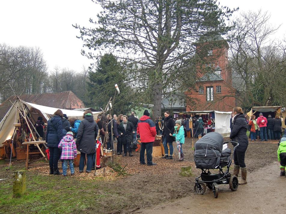 Am dritten und vierten Adventswochenende findet der 14. Historische Weihnachtsmarkt auf Gut Bossee statt