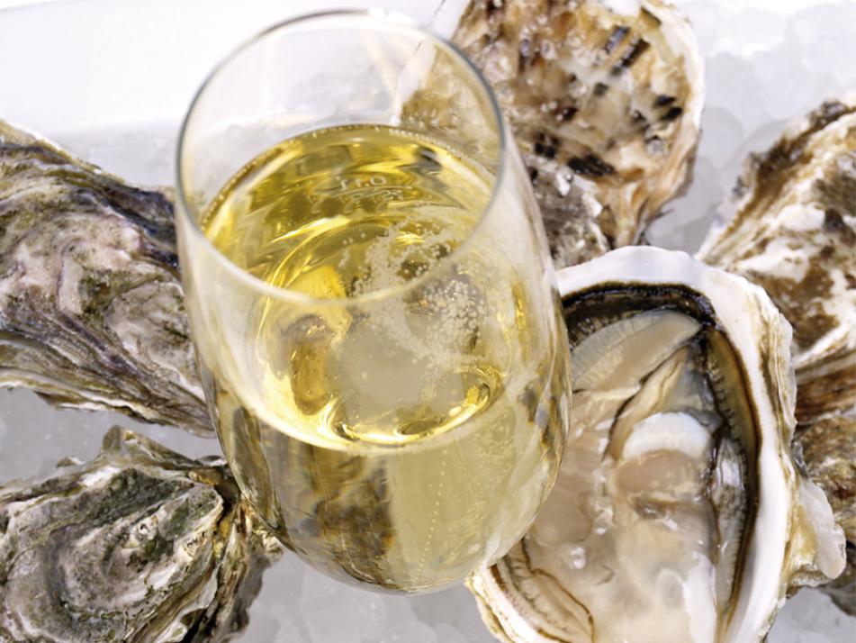 Champagner und Austern im N.i.L. barvital sorgen für Feierlaune ...