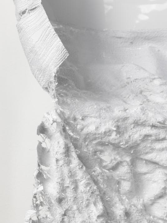 Constanze Vogt, o. T., 2014 – 2015, (Detail) Fotopapier, benäht mit Baumwollgarn, ca. 200 × 107 cm
