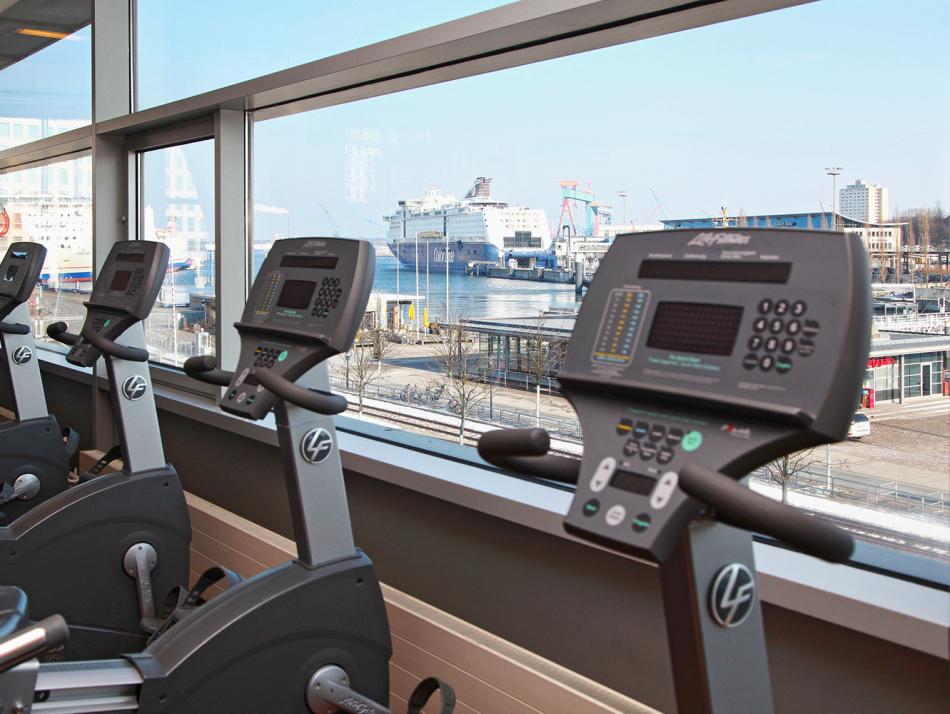 Mädchen im fitnessstudio kennenlernen