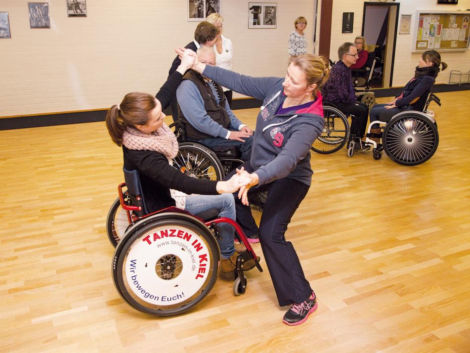 Corinna Balzer bringt mir Neigung im Rollstuhl bei – gar nicht so einfach …