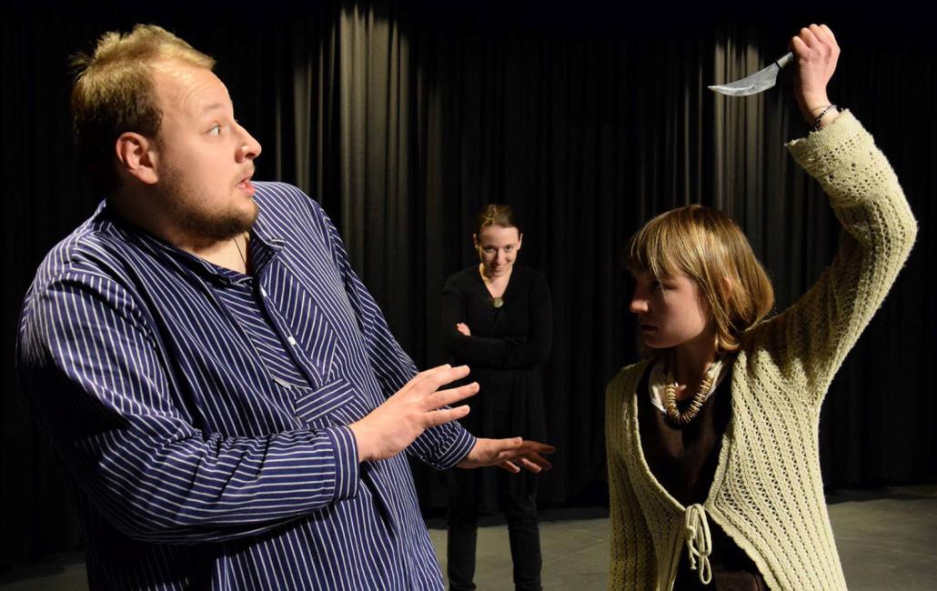 Die studentische Theatergruppe Ars Graeca inszeniert die Märchenparabel „Der Drache“ von Jewgeni Schwarz