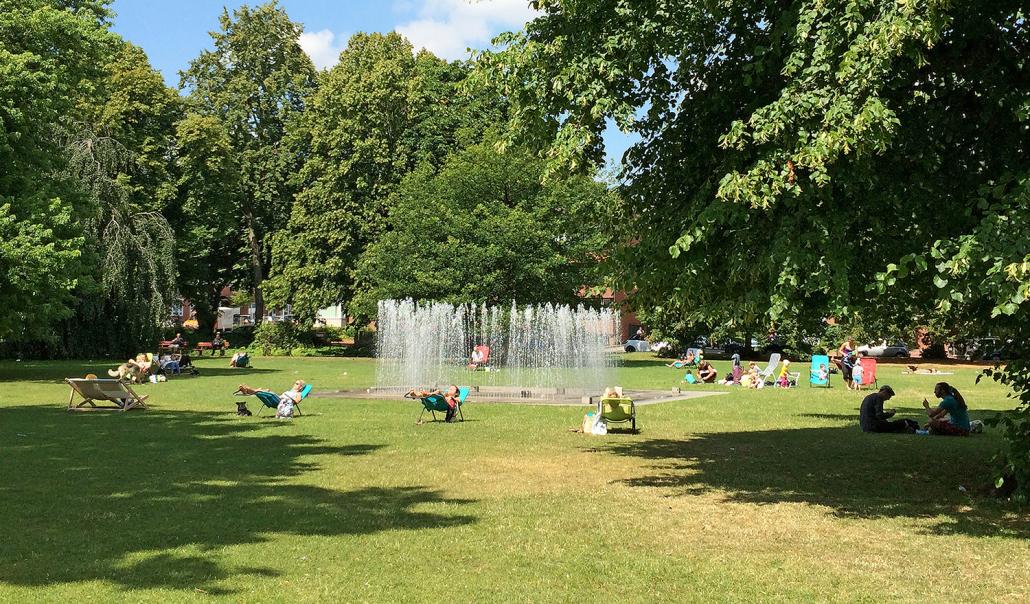 Jeppe-Hein-Brunnen macht den Park besonders reizvoll