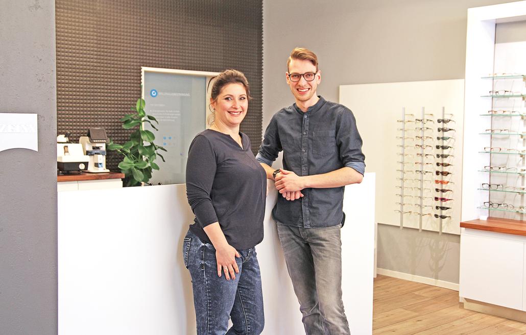 Augenoptikermeisterin Tanja Kühl und Augenoptikermeister Alexander Pfäffle