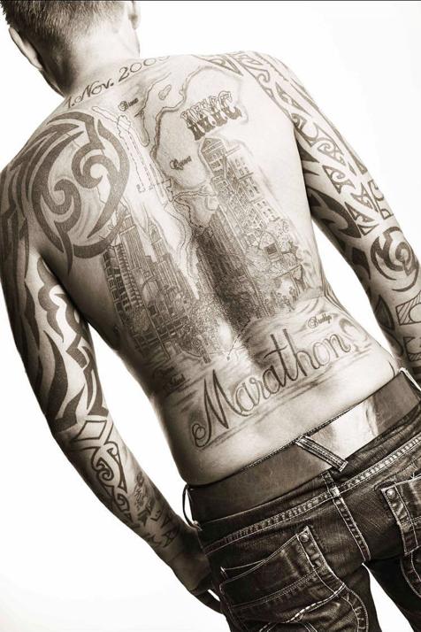 Felix verewigt seine sportlichen Höchstleistungen mit Tattoos auf seinem Körper