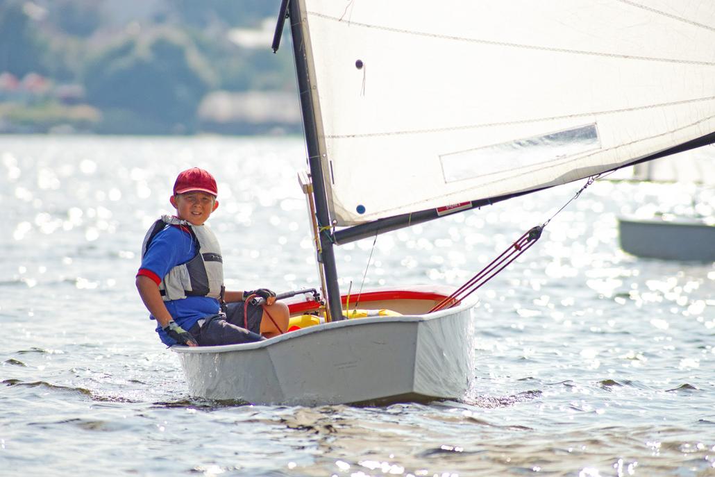 Ob Schnupperfahrt oder Kurs – Segeln auf der Förde ist für die Kleinsten schon ein Highlight