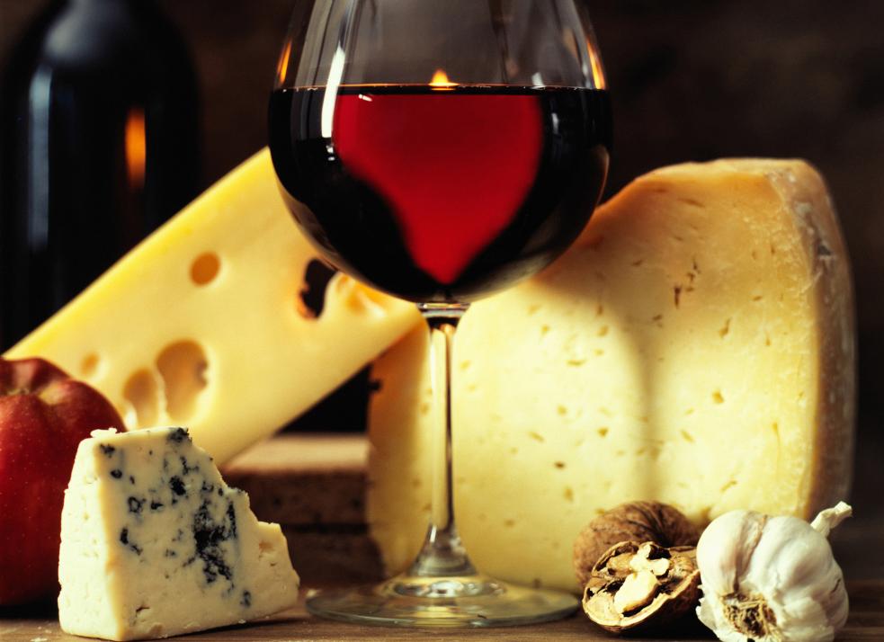 „Käse trifft Wein“ – vom 15. bis zum 17. Juli am Bootshafen. 