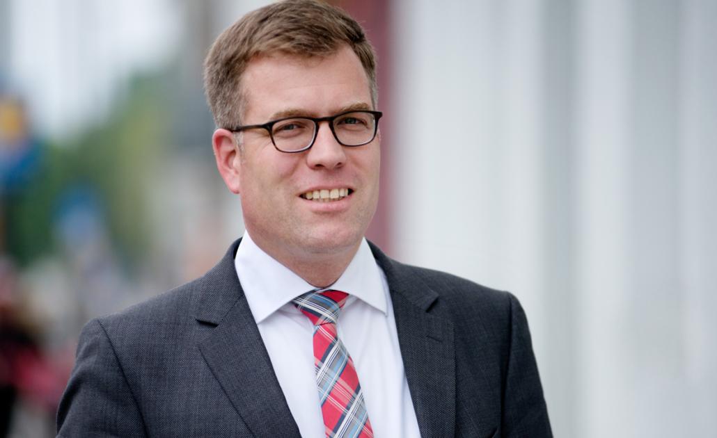 Jan-Niklas Sontag erklärt, wie das Kfz-Gewerbe die E-Mobilität unterstützt