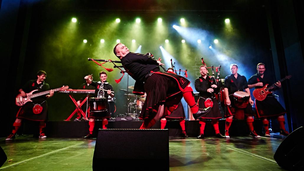 Am 30. Oktober rocken die Red Hot Chilli Pipers das Max