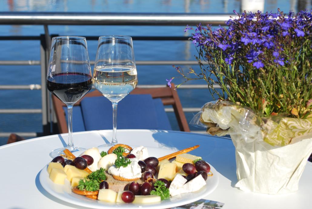 Für die Wein- und Käseverkostung am Sonntag sind noch Restkarten erhältlich!