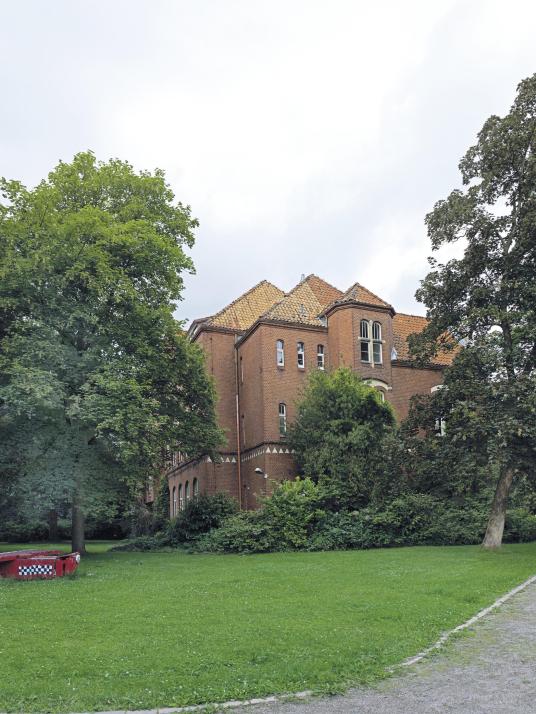 Kunstliebhaber sollten einen Besuch im Atelierhaus im Anscharpark in Betracht ziehen