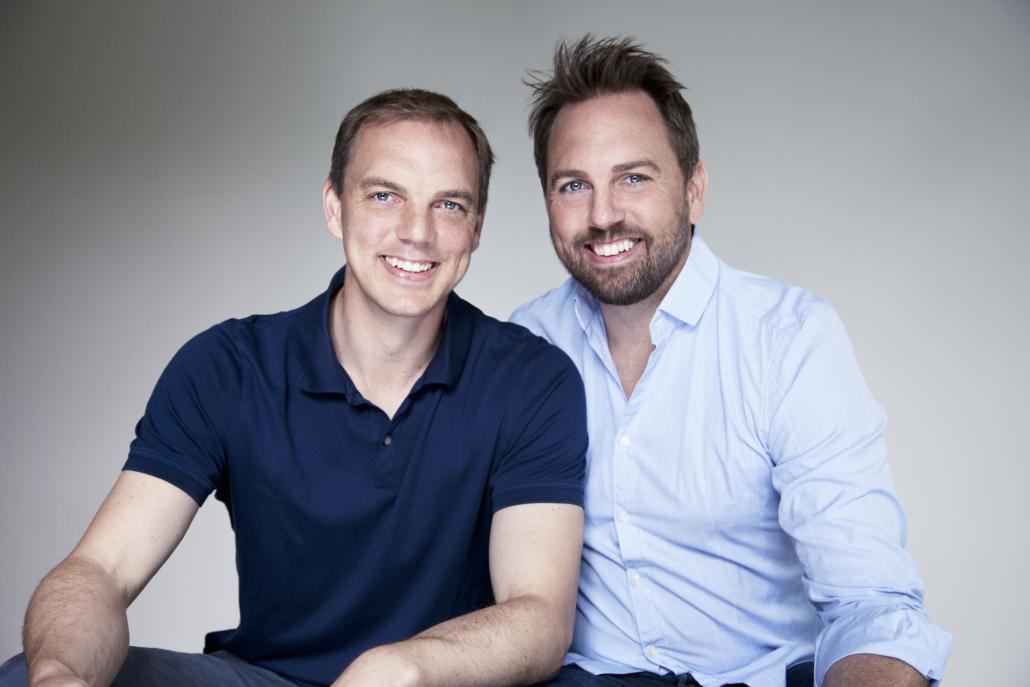 Steven Gätjen und Andreas Karlström (v. li.) werden beim Tag der offenen Tür aus ihrem Kinderbuch vorlesen