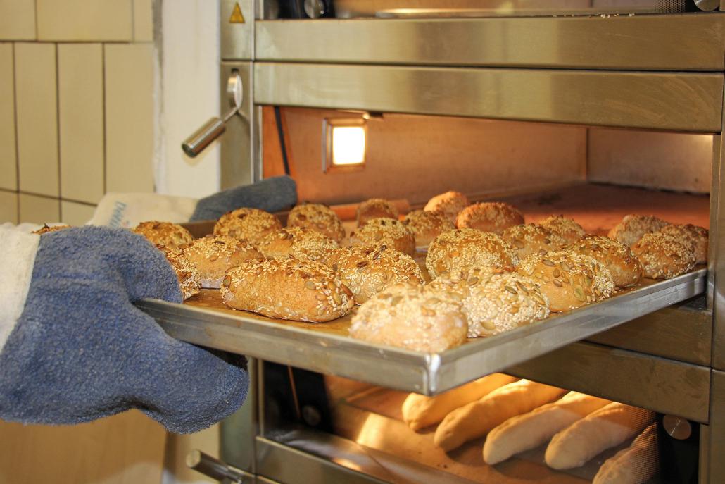 Ganz ursprünglich wird frisch vor Ort gebacken