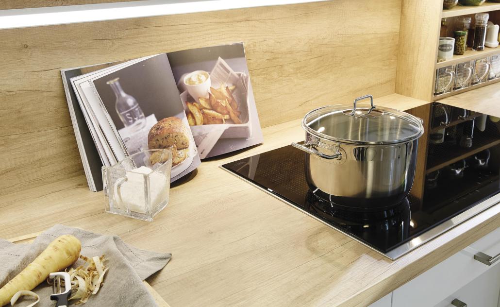 Die hochwertigen Materialien laden zum Kochen und Genießen ein