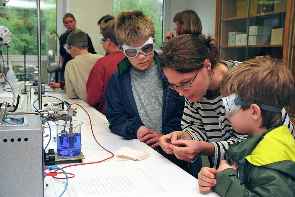 Die Europäische Nacht der Wissenschaft lädt zum Experimentieren und Entdecken ein