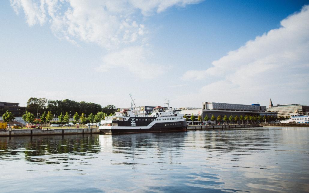 Die beliebten Partys auf dem Eventschiff MS KOI ziehen jedes Mal zahlreiche Gäste in den Bann